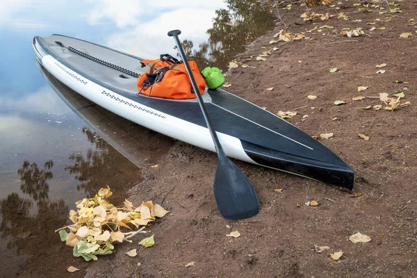 Touring stand up paddleboard with dry bags — Stock Photo, Image