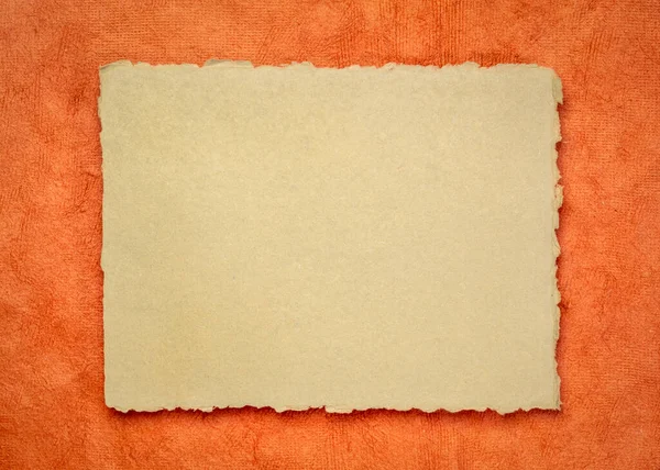 Hnědý Oranžový Abstrakt List Nevyplněného Indického Ručně Vyrobeného Hadrového Papíru — Stock fotografie