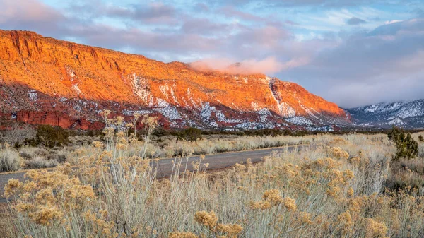 Vintersolnedgång Över Motorväg Genom Castle Valley Moab Området Utah Med — Stockfoto