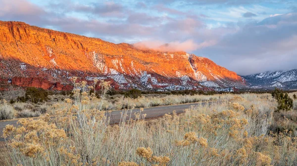 Coucher Soleil Hivernal Sur Une Autoroute Travers Castle Valley Dans — Photo