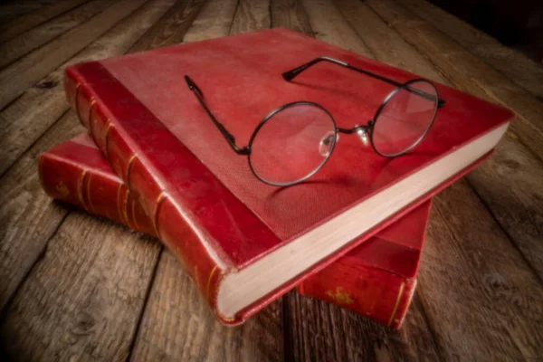 Livros Antigos Óculos Leitura Imagem Foco Suave Tiro Com Uma — Fotografia de Stock