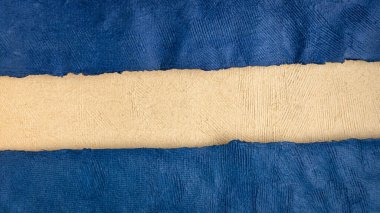 Fotokopi alanı olan bej ve mavi tonlarda kağıt soyut - kabuk ve pamuk bez kağıtları, boş web pankartı