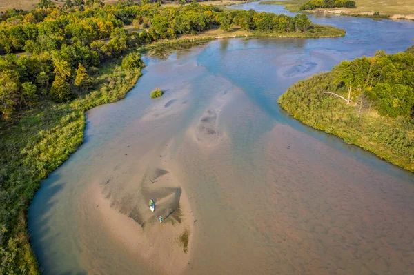 Stand Paddling Con Cane Fiume Poco Profondo Fiume Triste Nebraska — Foto Stock