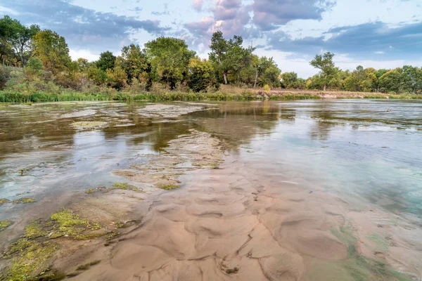 Tarda Estate Inizio Autunno Crepuscolo Sul Fiume Poco Profondo Dismal — Foto Stock