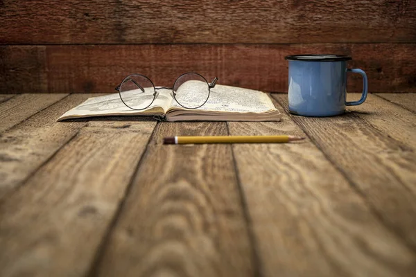 Vintage Expedition Journal Rustic Picnic Table Cup Tea Handwriting Drawing — Stock Photo, Image