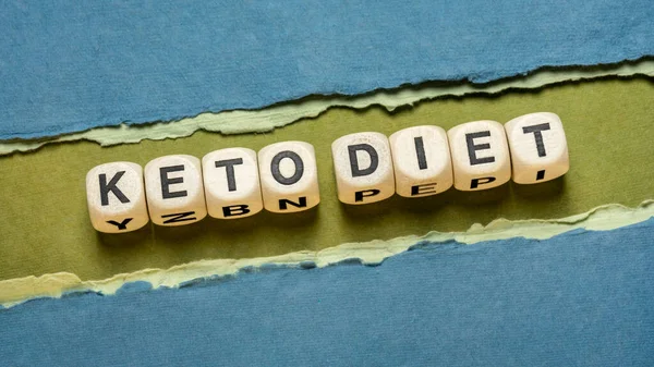 Keto Diet Palabra Abstracta Cubos Letras Madera Contra Papel Abstracto — Foto de Stock