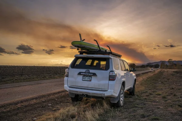 Fort Collins Usa Října 2020 Toyota 4Runner Suv Paddleboardem Střešních — Stock fotografie