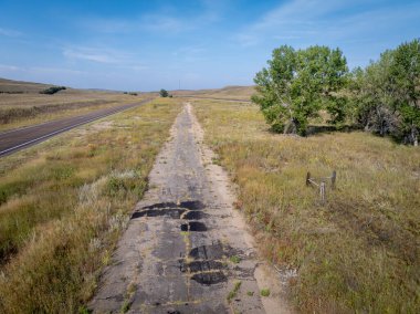 Nebraska 'da terk edilmiş eski otoyol - yolculuk ya da seyahat kavramı