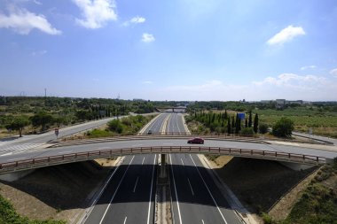 Ap7 yüksek yol yolda Katalonya İspanya Tarragona ilinde Vilaseca şehir