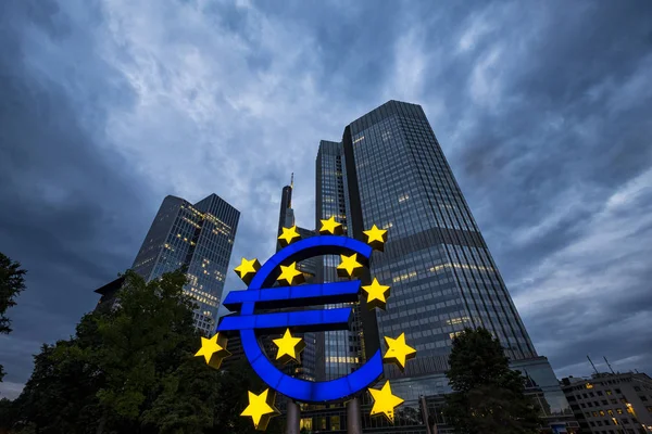 Frankfurt Germany August 2017 Giant Sculpture Euro Symbol European Currency — Stock Photo, Image