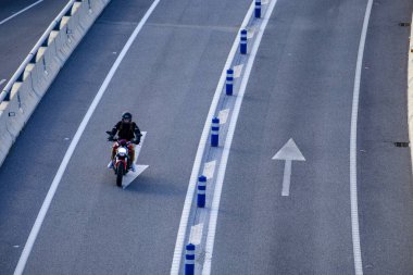 Barcelona, İspanya - 12 Haziran 2018: Barselona şehrinin için ana erişen Ciudad Meridiana yollar C-58, C-17 ve C-33 yerleştirildiği bölgede biridir. Yoğun olmayan saatleri içinde trafik genellikle oldukça değişkendir.