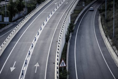 Barcelona, İspanya - 12 Haziran 2018: Barselona şehrinin için ana erişen Ciudad Meridiana yollar C-58, C-17 ve C-33 yerleştirildiği bölgede biridir. Yoğun olmayan saatleri içinde trafik genellikle oldukça değişkendir.