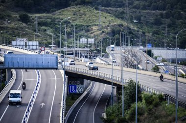 Barcelona, İspanya - 12 Haziran 2018: Barselona şehrinin için ana erişen Ciudad Meridiana yollar C-58, C-17 ve C-33 yerleştirildiği bölgede biridir. Yoğun olmayan saatleri içinde trafik genellikle oldukça değişkendir.