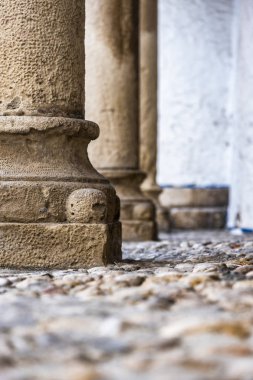 Katalonya İspanya Barselona'da ilinde Sitges şehir merkezindeki Maricel müze cephesinde mimari detay