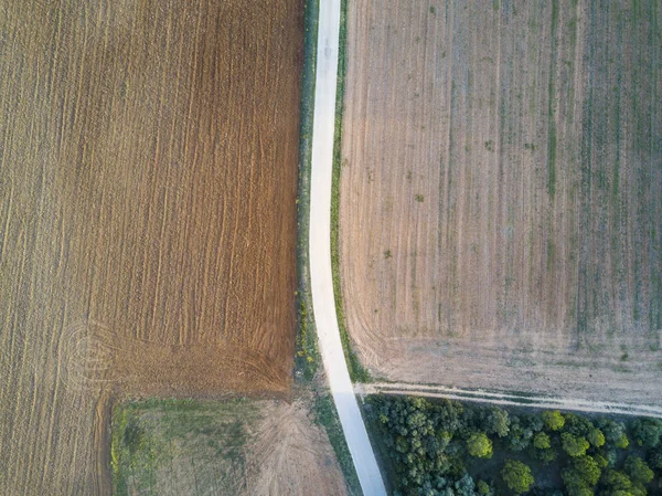西班牙加泰罗尼亚赫罗纳省秋季在田野里一架乡村公路无人驾驶飞机拍摄的抽象景观 — 图库照片