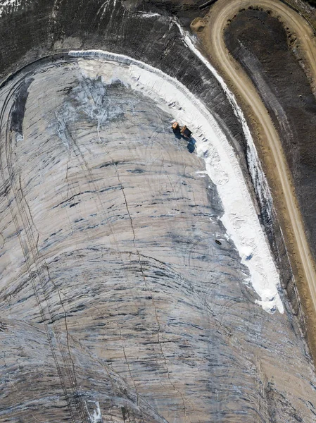 Flygfoto Över Lastbil Som Plocka Upp Kasseras Salt Från Det — Stockfoto