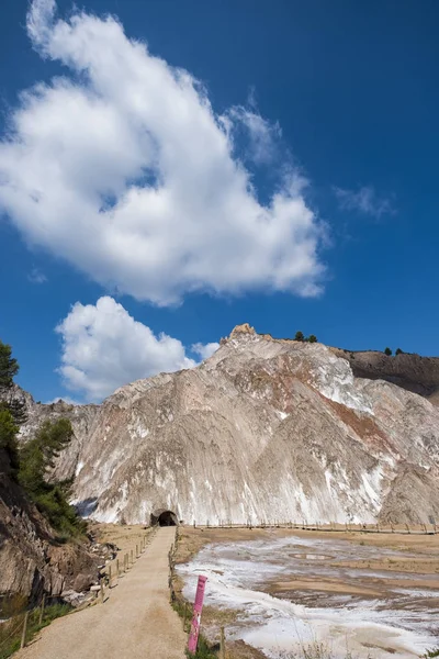 カタロニア スペインにカルドナの塩の山の外観は ヨーロッパの種類の最も大きいのあります — ストック写真