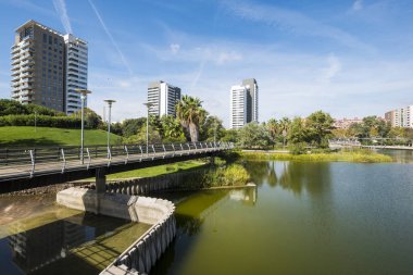 Diagonal Mar genel park bölgesi Barcelona Katalonya İspanya şehrine @ 22 yakınındaki modern binalar ile genel bakış