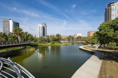 Diagonal Mar genel park bölgesi Barcelona Katalonya İspanya şehrine @ 22 yakınındaki modern binalar ile genel bakış