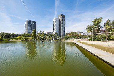 Diagonal Mar genel park bölgesi Barcelona Katalonya İspanya şehrine @ 22 yakınındaki modern binalar ile genel bakış