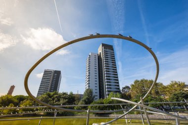 Diagonal Mar genel park bölgesi Barcelona Katalonya İspanya şehrine @ 22 yakınındaki modern binalar ile genel bakış