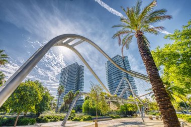 Diagonal Mar genel park bölgesi Barcelona Katalonya İspanya şehrine @ 22 yakınındaki modern binalar ile genel bakış