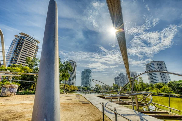 Přehled Veřejném Parku Diagonal Mar Moderními Budovami Nedaleko Inovačních Firem — Stock fotografie