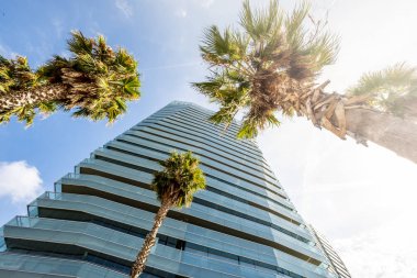 Barselona, İspanya, 11 Ekim 2018: Diagonal Mar modern apartmanlar ve mükemmel kamu Katalan başkentinin alana sahiptir plaja birkaç adım Park eder