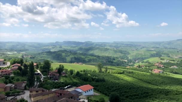 Diano dalba v regionu Piemont v severní Itálii. — Stock video