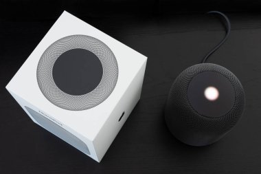 Bir elma Homepod hoparlör unboxing