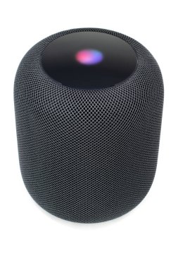 Beyaz bir elma Homepod hoparlör kullanarak