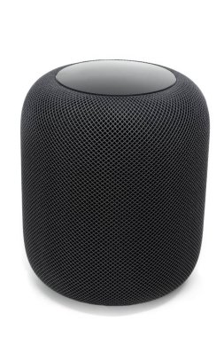 Beyaz bir elma Homepod hoparlör kullanarak