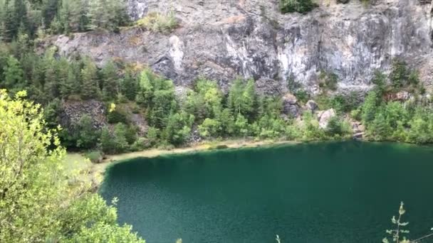 Lago Hoewenegg y reserva natural en un antiguo cráter volcánico — Vídeos de Stock