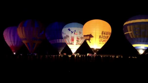 Kirchentellinsfurt Setembro 2018 Balões Quente Estão Realizando Brilho Noturno Durante — Vídeo de Stock