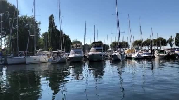 ボートで湖コンスタンツ ハーバー — ストック動画