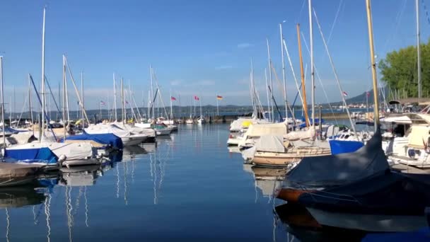 Boten op Lake Constance Harbor — Stockvideo