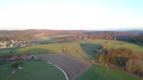 Flygande över schwabiska Jura — Stockvideo