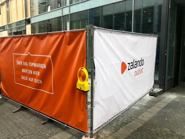 Zalando advertising in front of a future outlet in Stuttgart — Stock Photo, Image