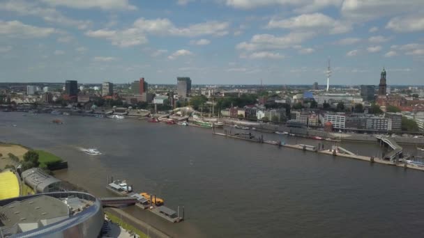 Aussichtsreiche Aussicht über den Hamburger Hafen — Stockvideo