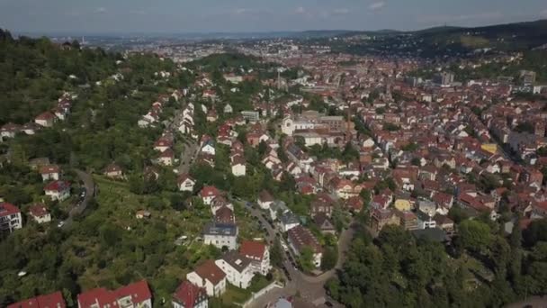 Luftaufnahme der südlichen Stadtteile von Stuttgart — Stockvideo