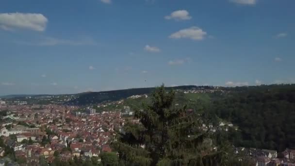 Letecký pohled na jižní části Stuttgartu — Stock video