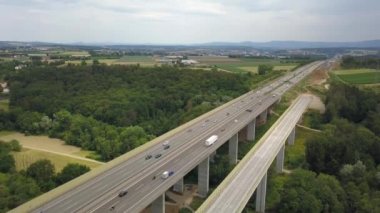 İnşaat işleri ile bir Alman Autobahn havadan görünümü
