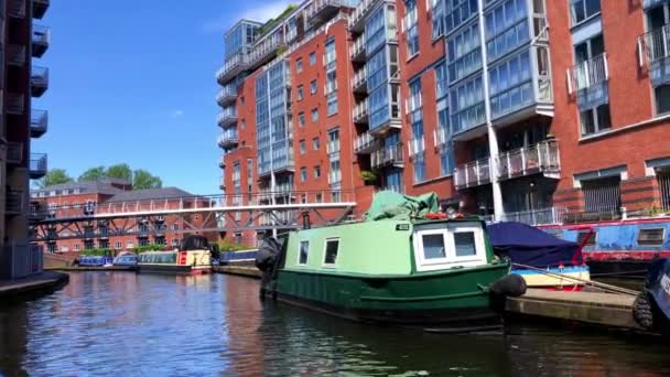 バーミンガムの運河を通って運転 — ストック動画