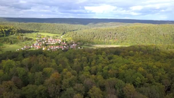 Flygfoto över det antika klostret Bebenhausen — Stockvideo