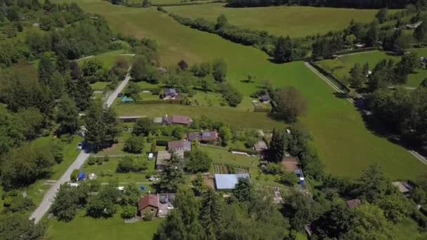 Güney Almanya 'da Stuttgart' ın eteklerindeki tahsis bahçelerinin hava manzarası — Stok video