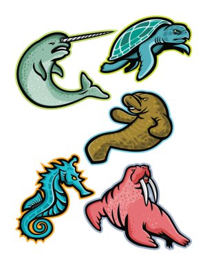 Suda yaşayan hayvanların maskot simge tasarlamak ayarla ve deniz memelileri boynuzlu balina veya narwhale, ridley deniz kaplumbağası, manatee veya deniz ineği, deniz atı veya deniz atı ve izole arka planda retro tarzı tarafında her bakıldığında Mors gibi.
