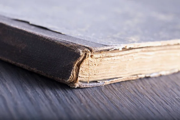 Libro Viejo Sobre Tabla Madera Detalle Imagen Horizontal — Foto de Stock