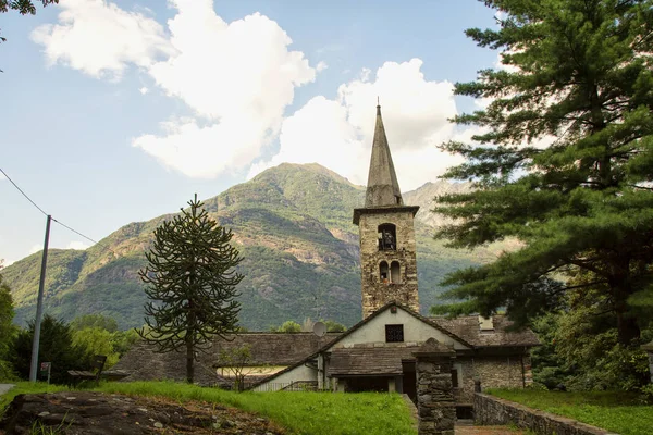 Mountain Church Blue Cloudy Sky Horizontal Image — Stock Photo, Image