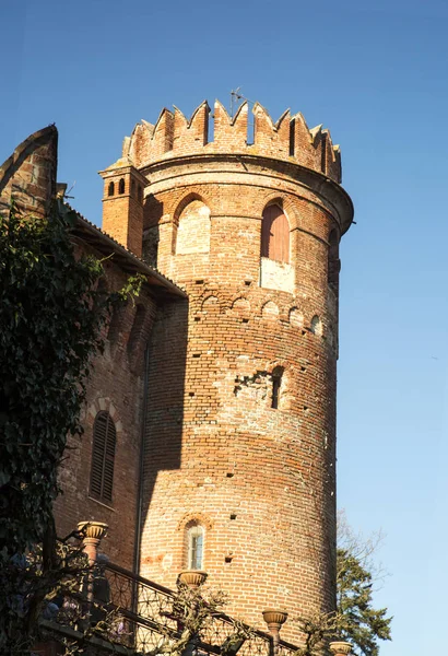 Ronde toren van renaissance kasteel — Stockfoto