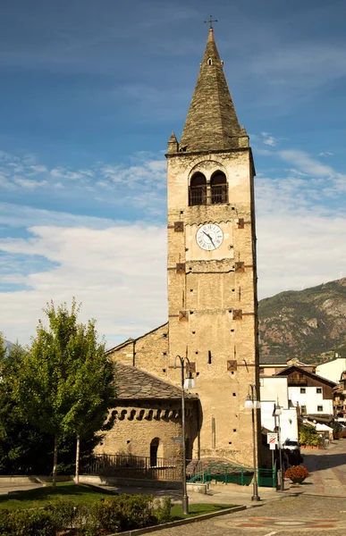 12世紀St Vincentの時計塔 イタリア — ストック写真
